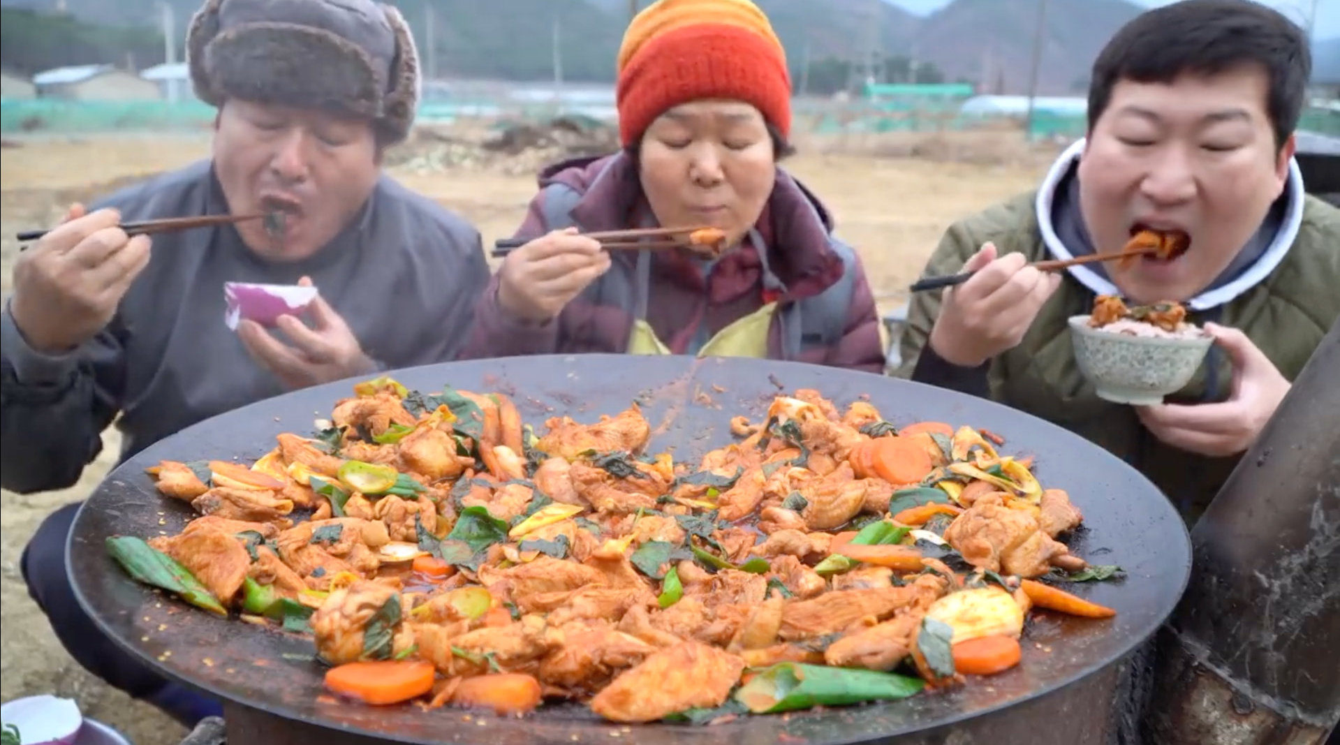韩国一家三口吃播